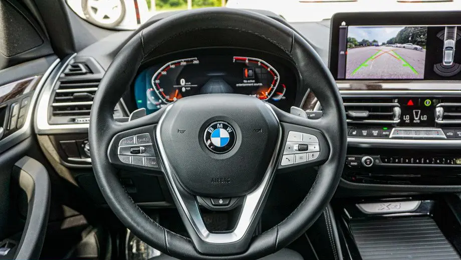 2025 BMW X4 xDrive30i