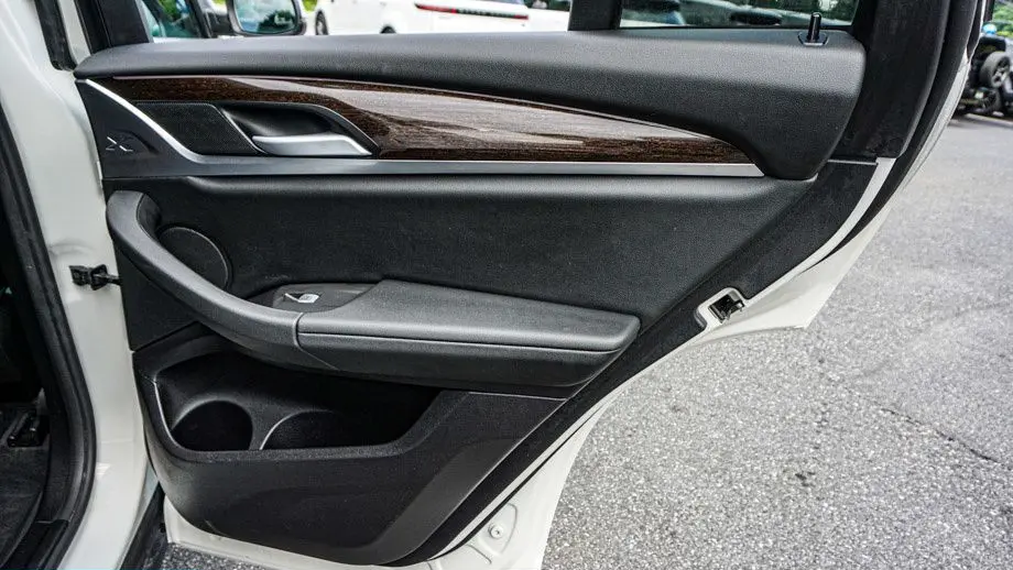 2025 BMW X4 xDrive30i