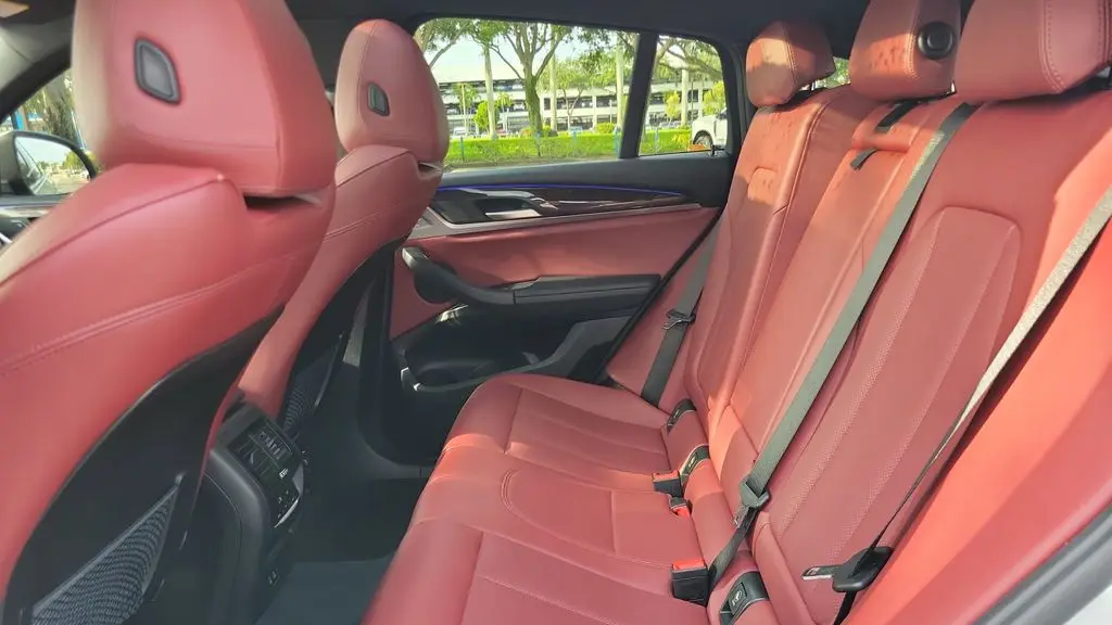 2023 BMW X4 xDrive30i