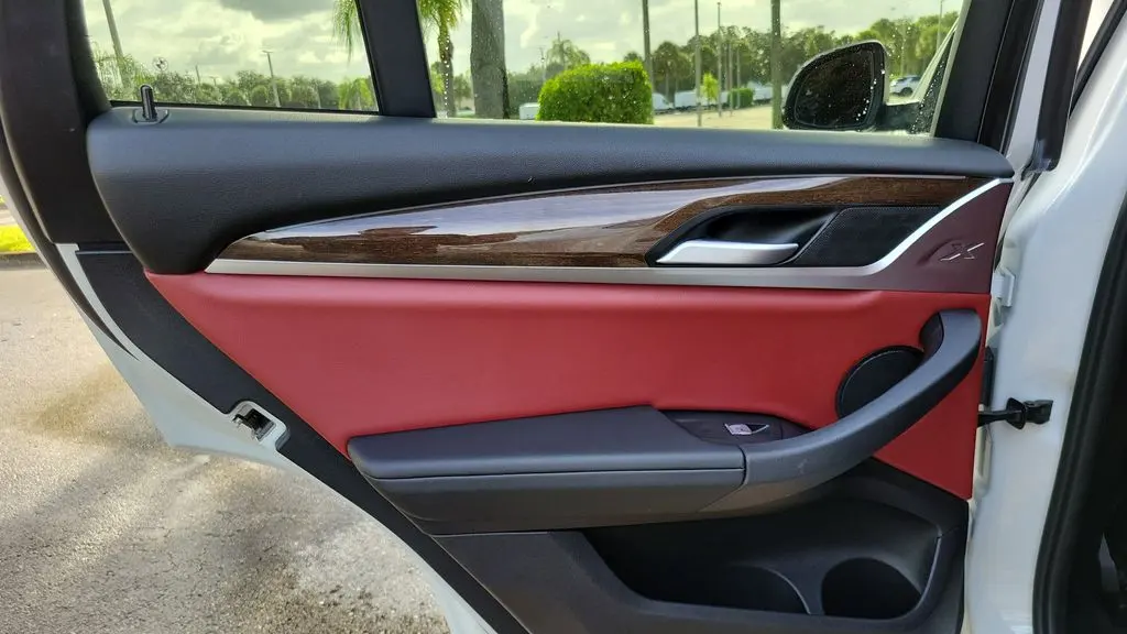 2023 BMW X4 xDrive30i