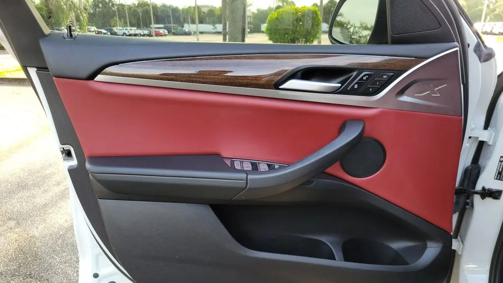 2023 BMW X4 xDrive30i
