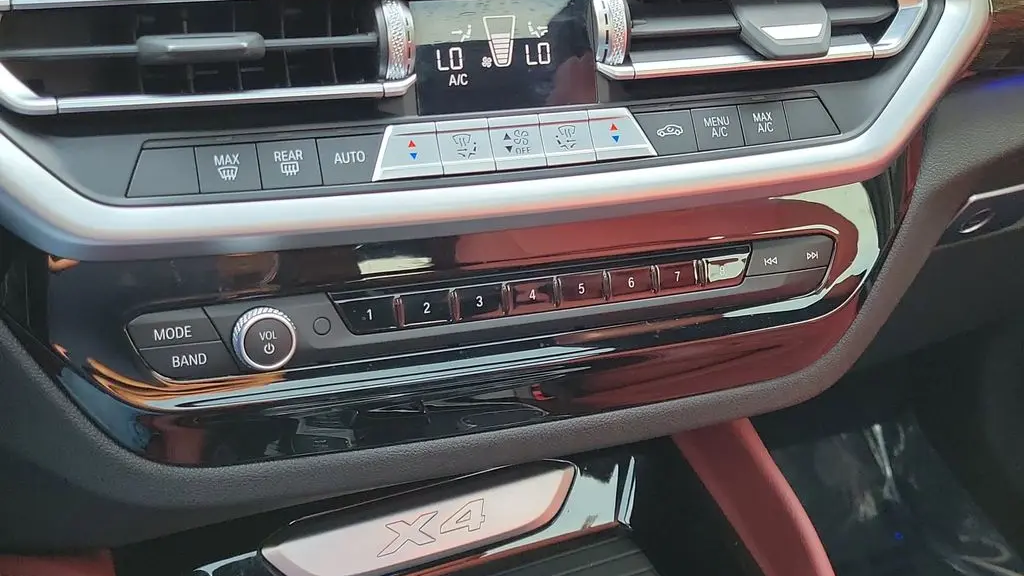 2023 BMW X4 xDrive30i