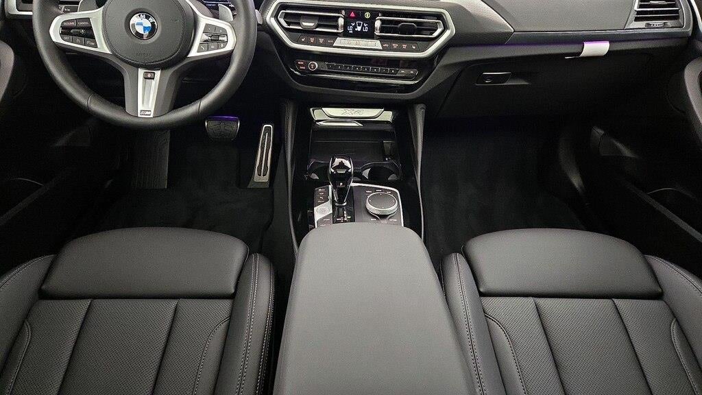 2025 BMW X4 xDrive30i