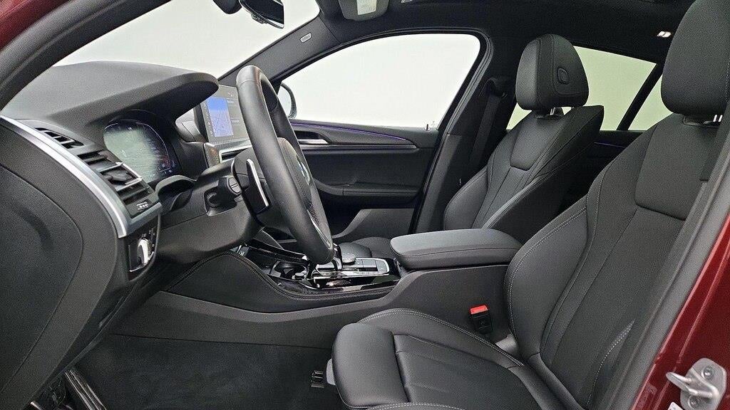 2025 BMW X4 xDrive30i