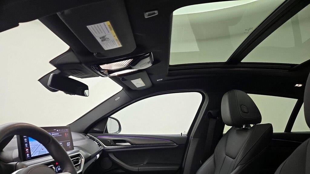 2025 BMW X4 xDrive30i