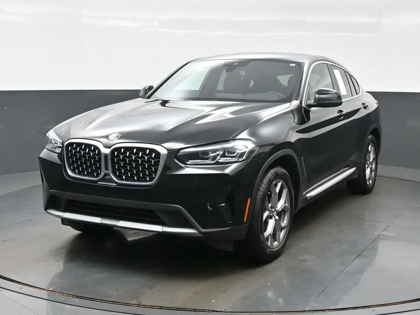 2025 BMW X4 - $44,190