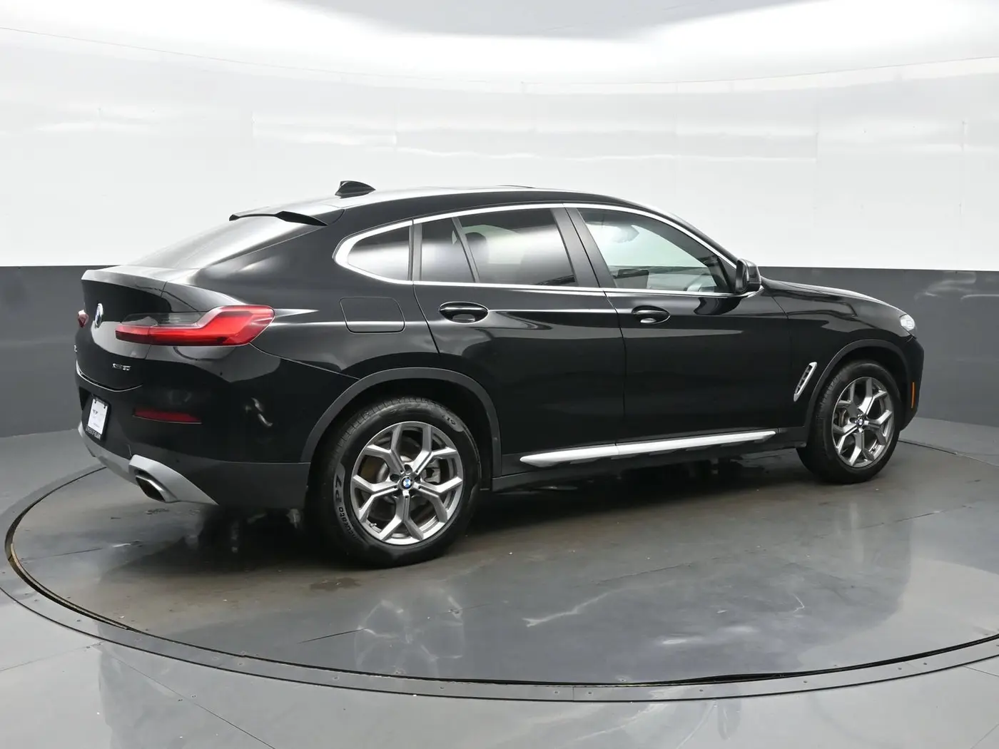 2025 BMW X4 - $44,190