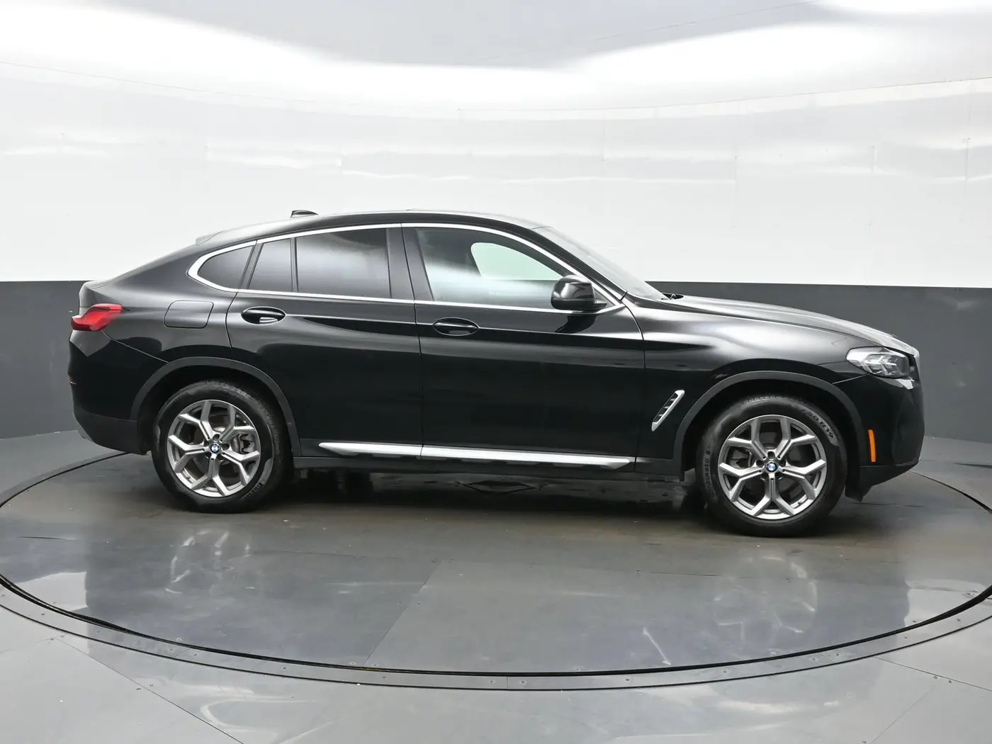 2025 BMW X4 - $44,190