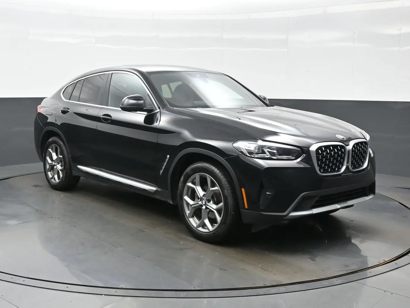 2025 BMW X4 - $44,190