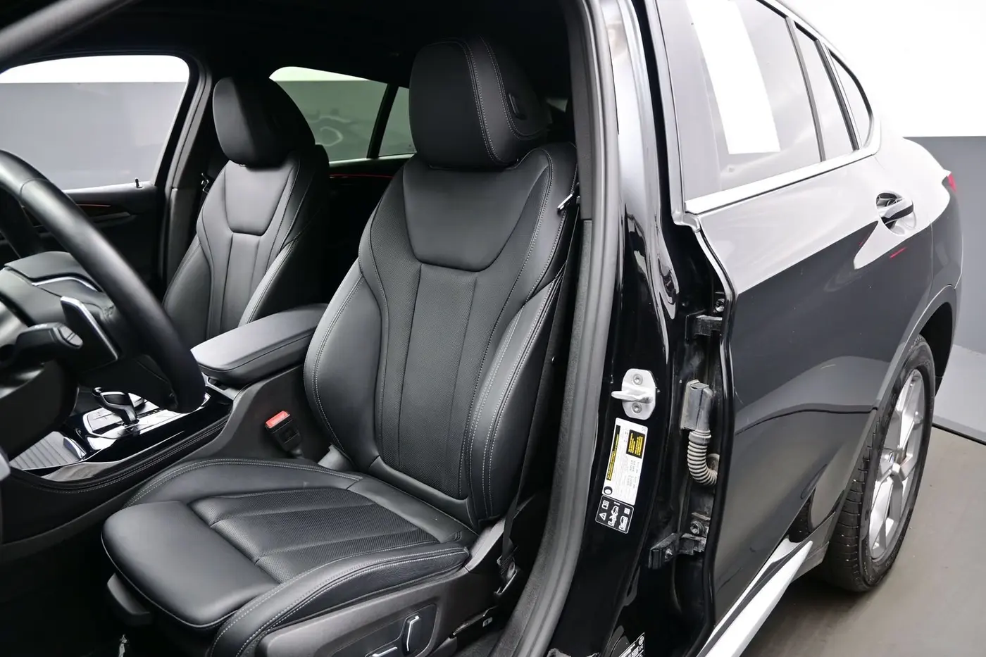 2025 BMW X4 - $44,190