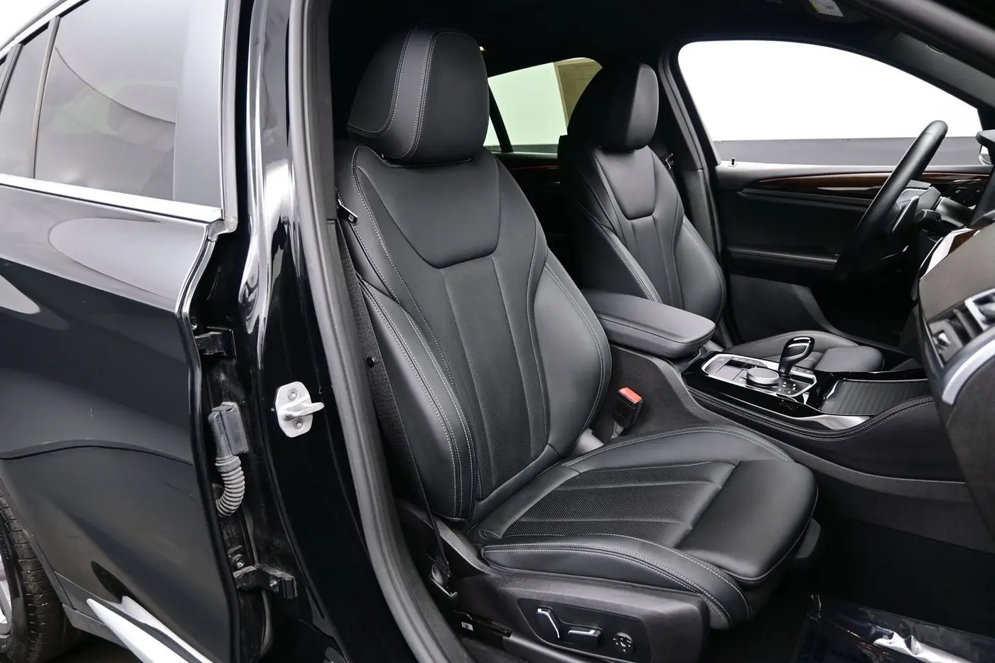 2025 BMW X4 - $44,190