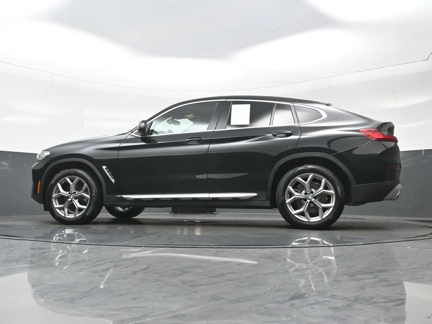 2025 BMW X4 - $44,190