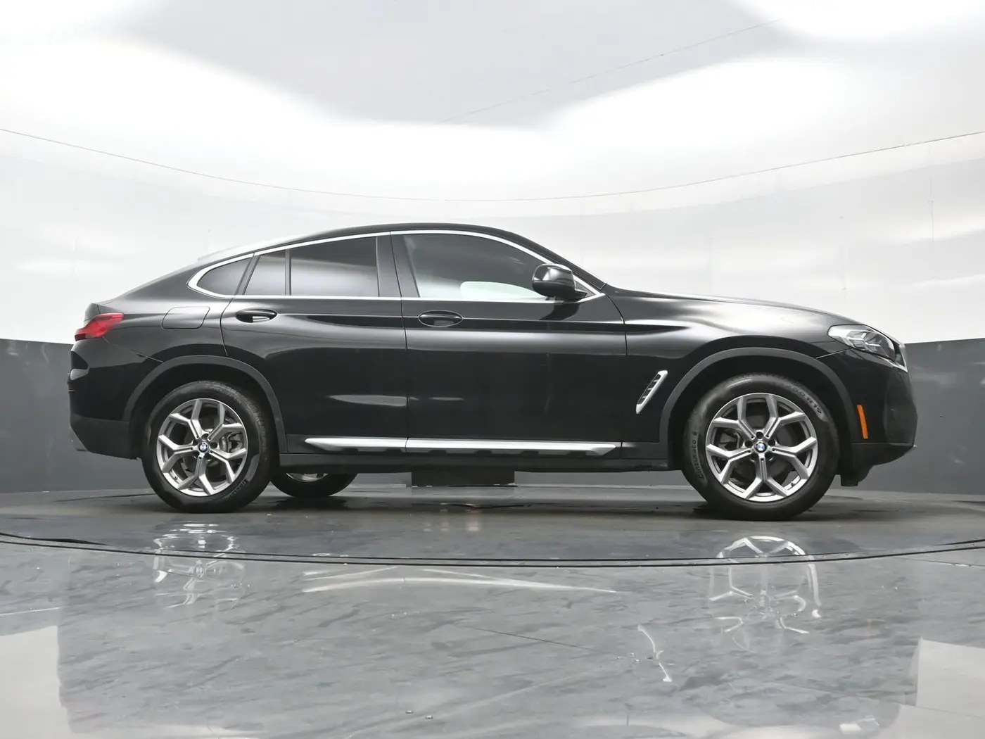 2025 BMW X4 - $44,190