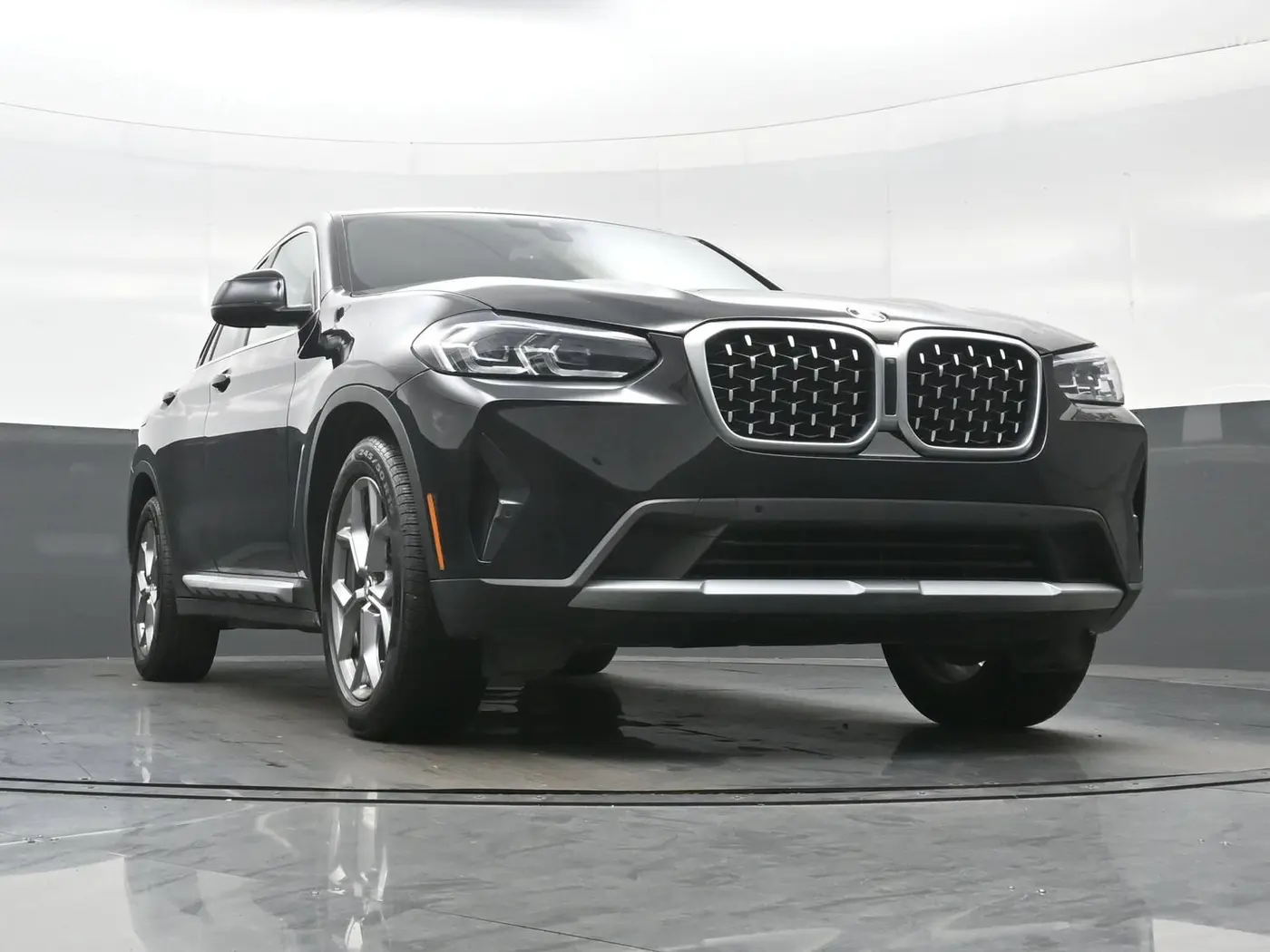 2025 BMW X4 - $44,190