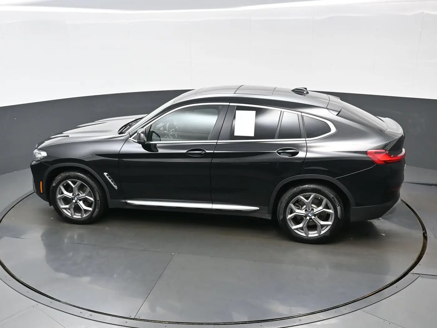 2025 BMW X4 - $44,190