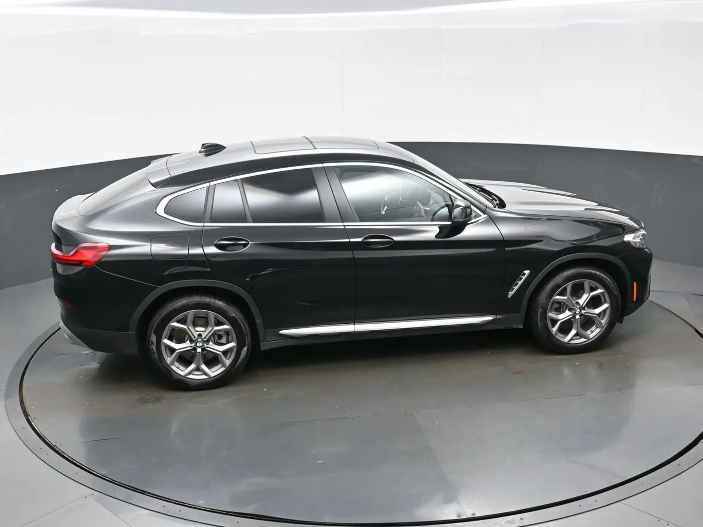 2025 BMW X4 - $44,190