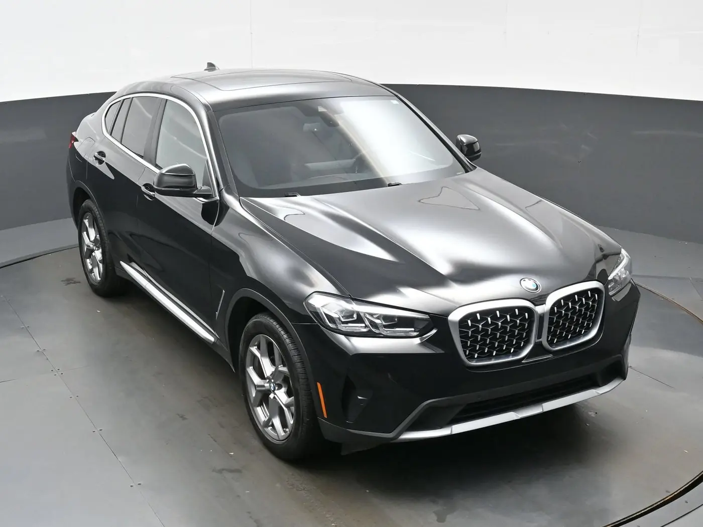 2025 BMW X4 - $44,190