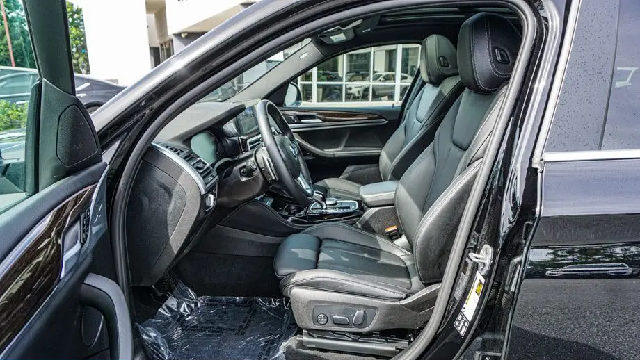 2025 BMW X4 xDrive30i