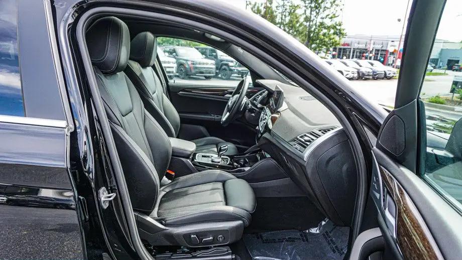 2025 BMW X4 xDrive30i