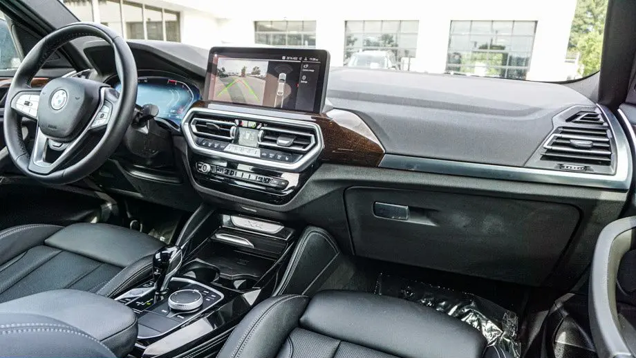2025 BMW X4 xDrive30i