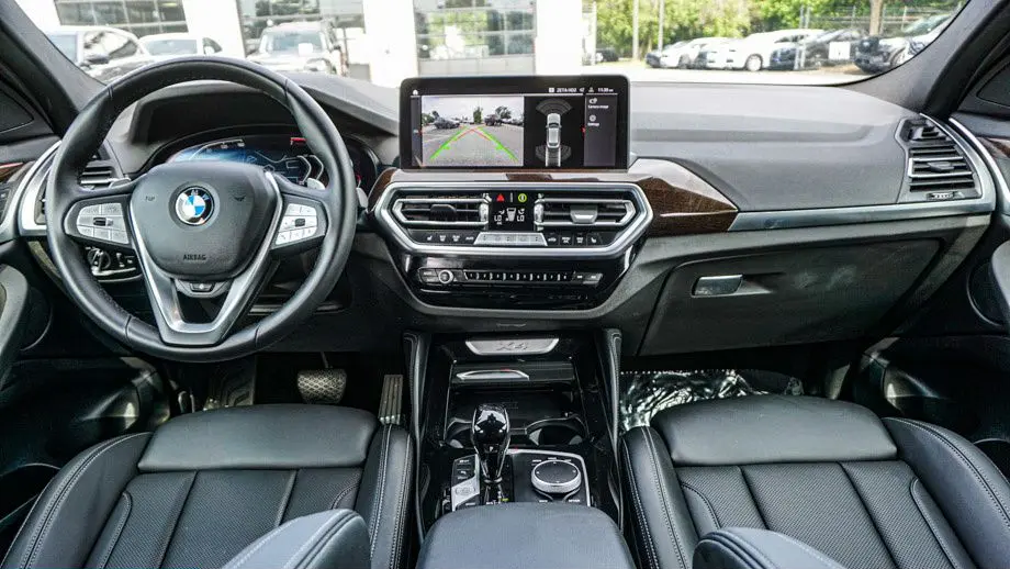 2025 BMW X4 xDrive30i