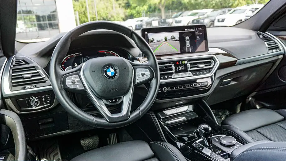 2025 BMW X4 xDrive30i
