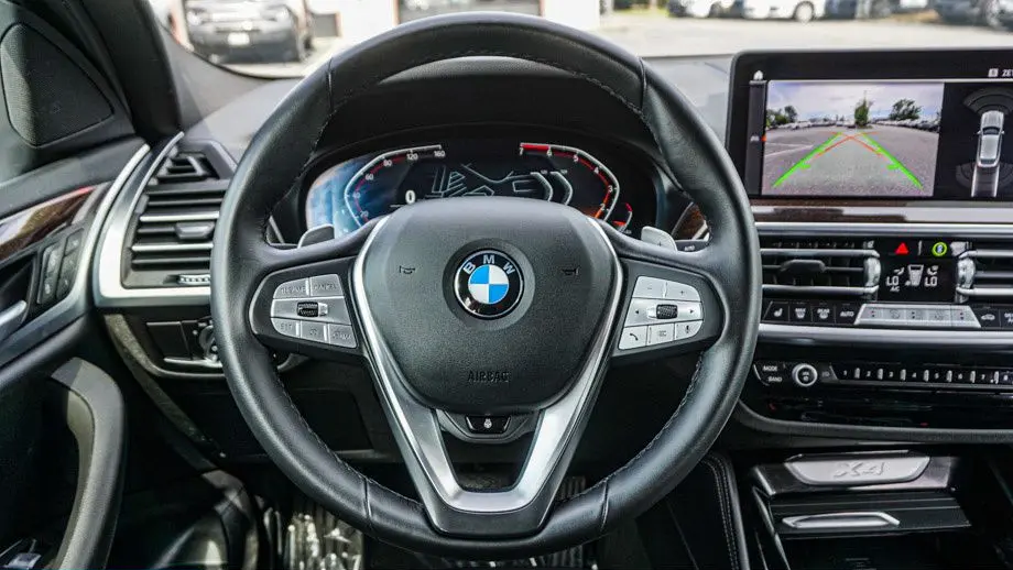 2025 BMW X4 xDrive30i