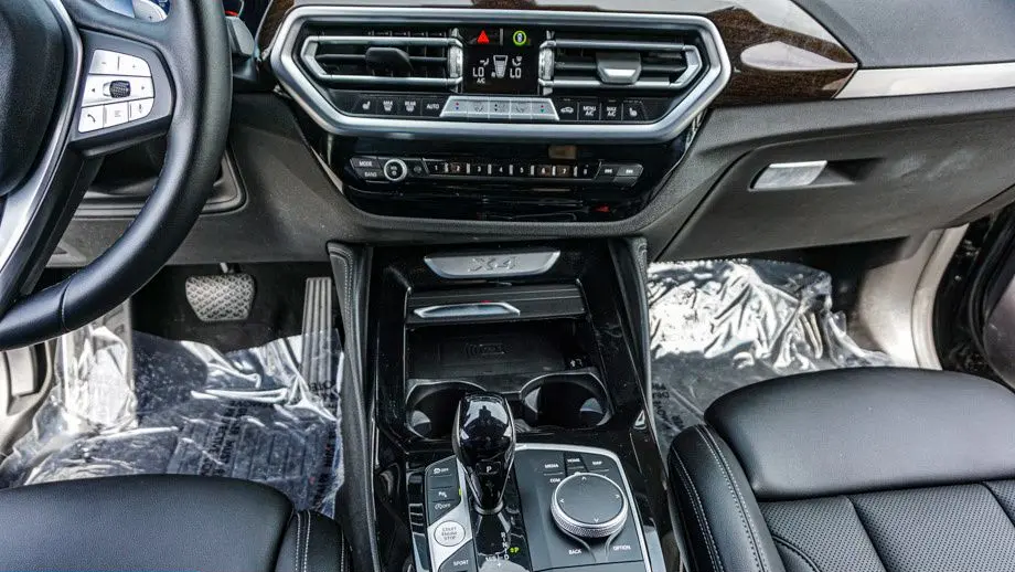 2025 BMW X4 xDrive30i