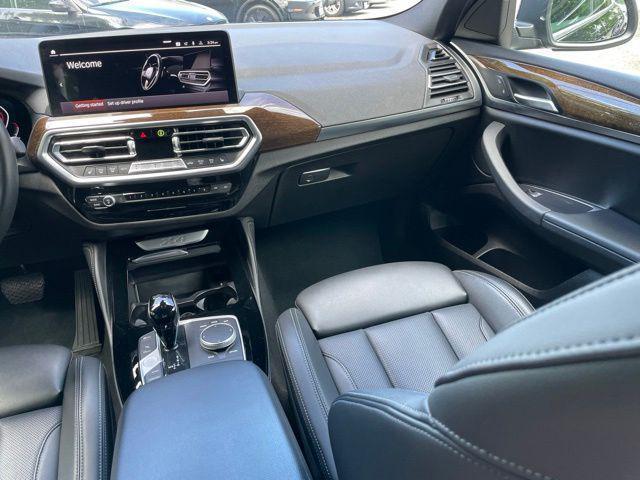 2022 BMW X4 - $30,247