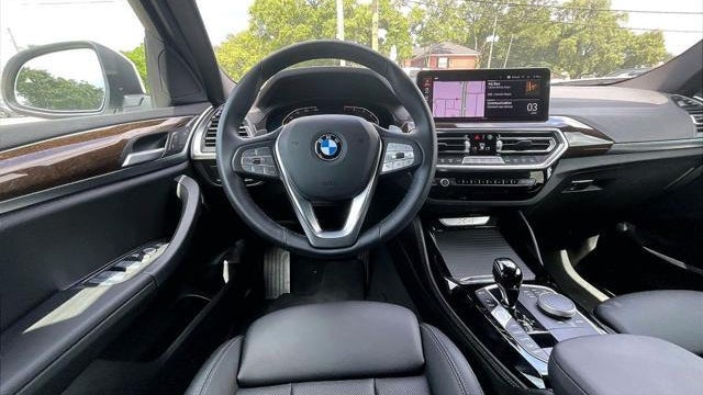 2025 BMW X4 xDrive30i
