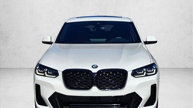 2023 BMW X4 xDrive30i