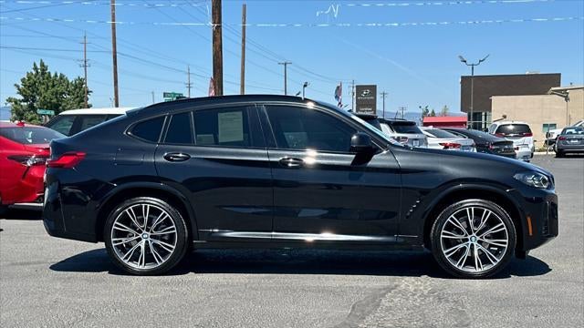2023 BMW X4 xDrive30i