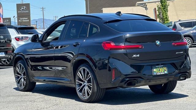 2023 BMW X4 xDrive30i
