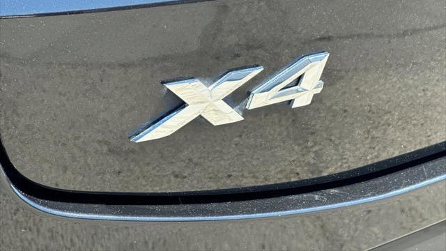 2023 BMW X4 xDrive30i