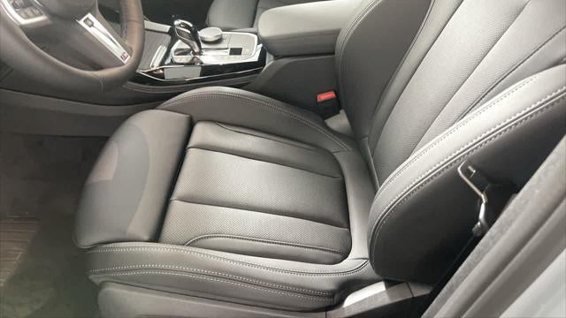 2023 BMW X4 xDrive30i