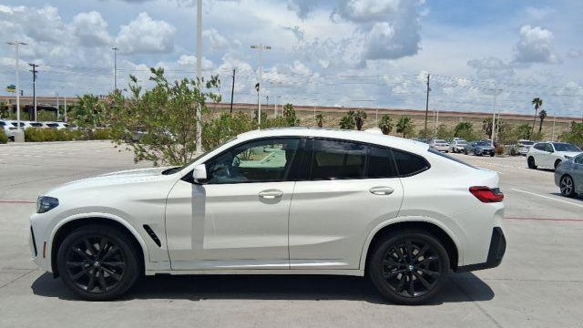 2023 BMW X4 xDrive30i