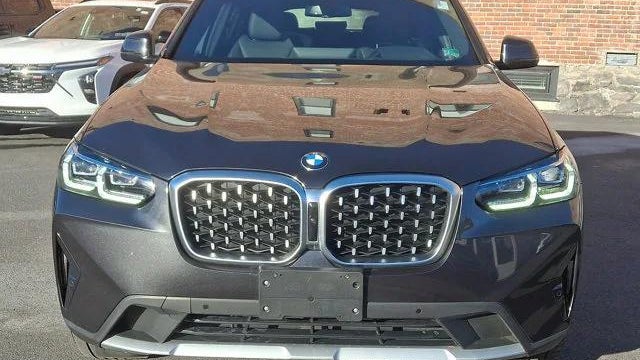 2025 BMW X4 xDrive30i