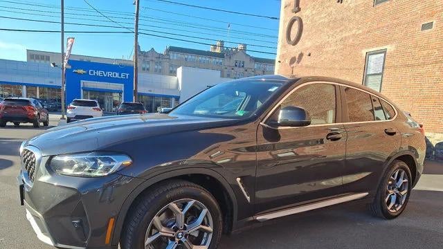 2025 BMW X4 xDrive30i