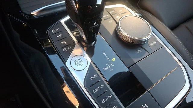 2025 BMW X4 xDrive30i