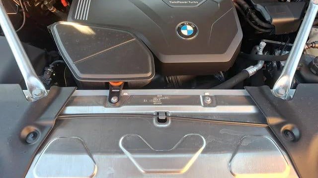 2025 BMW X4 xDrive30i