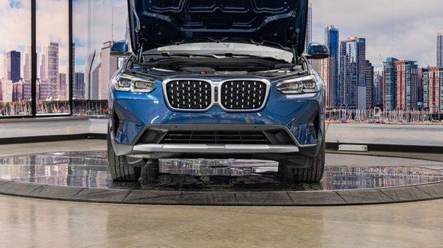 2025 BMW X4 xDrive30i