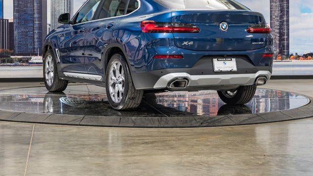 2025 BMW X4 xDrive30i