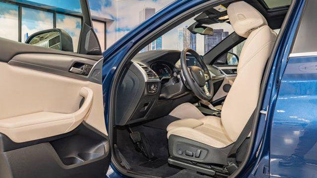 2025 BMW X4 xDrive30i