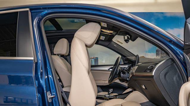 2025 BMW X4 xDrive30i