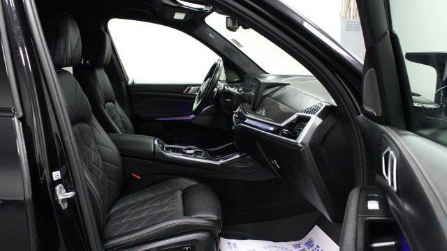 2024 BMW X7 M60i