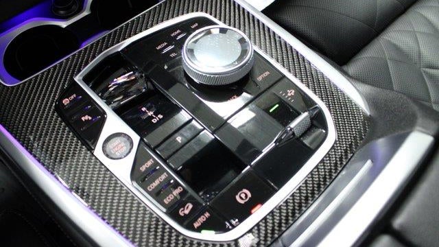 2024 BMW X7 M60i