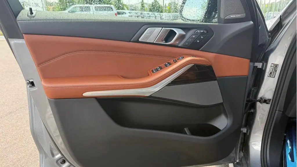 2027 BMW X7 M60i