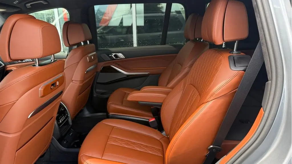 2027 BMW X7 M60i