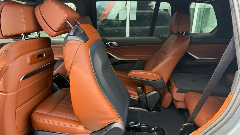 2027 BMW X7 M60i