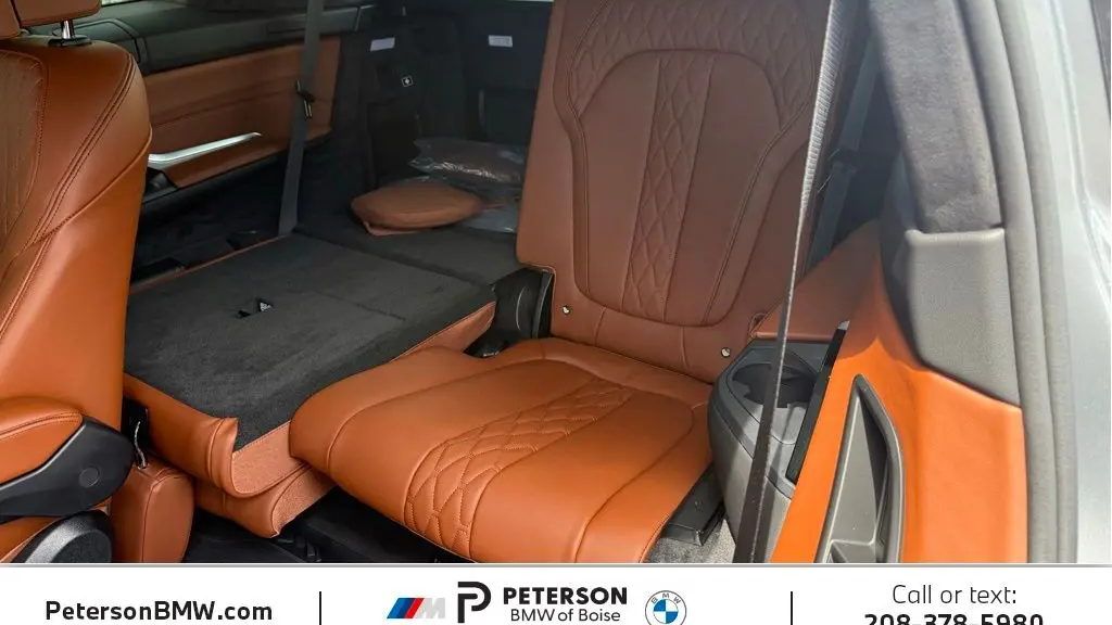 2027 BMW X7 M60i